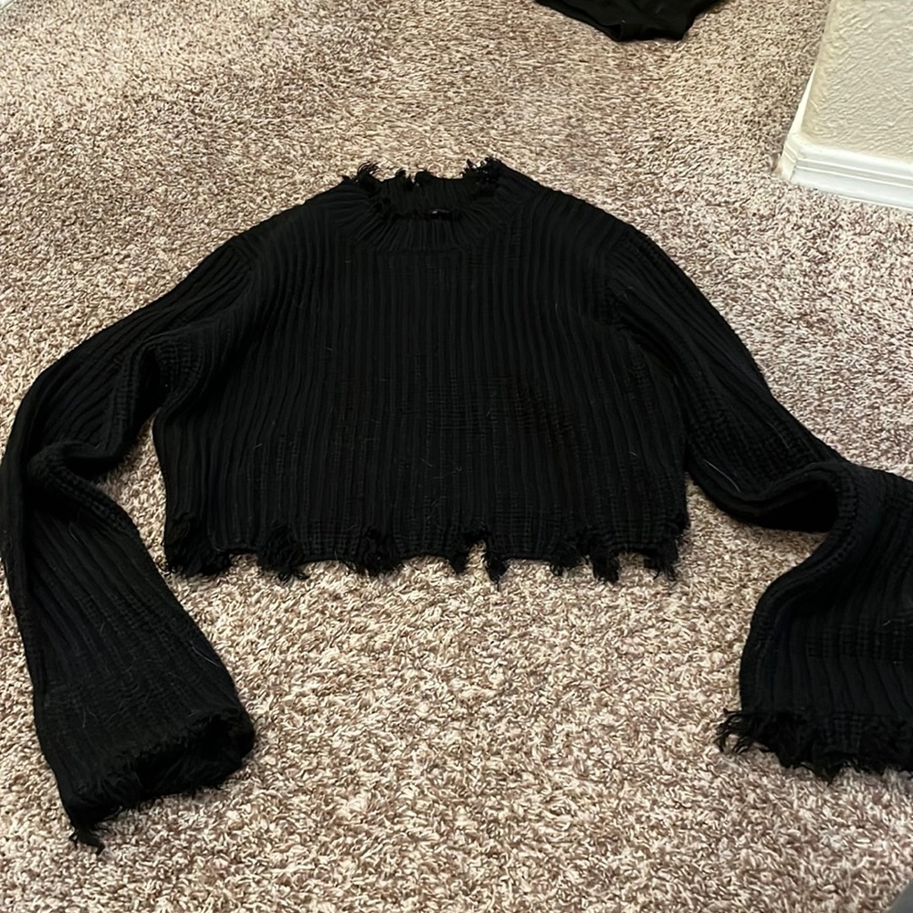 Cutoff cropped knit sweater